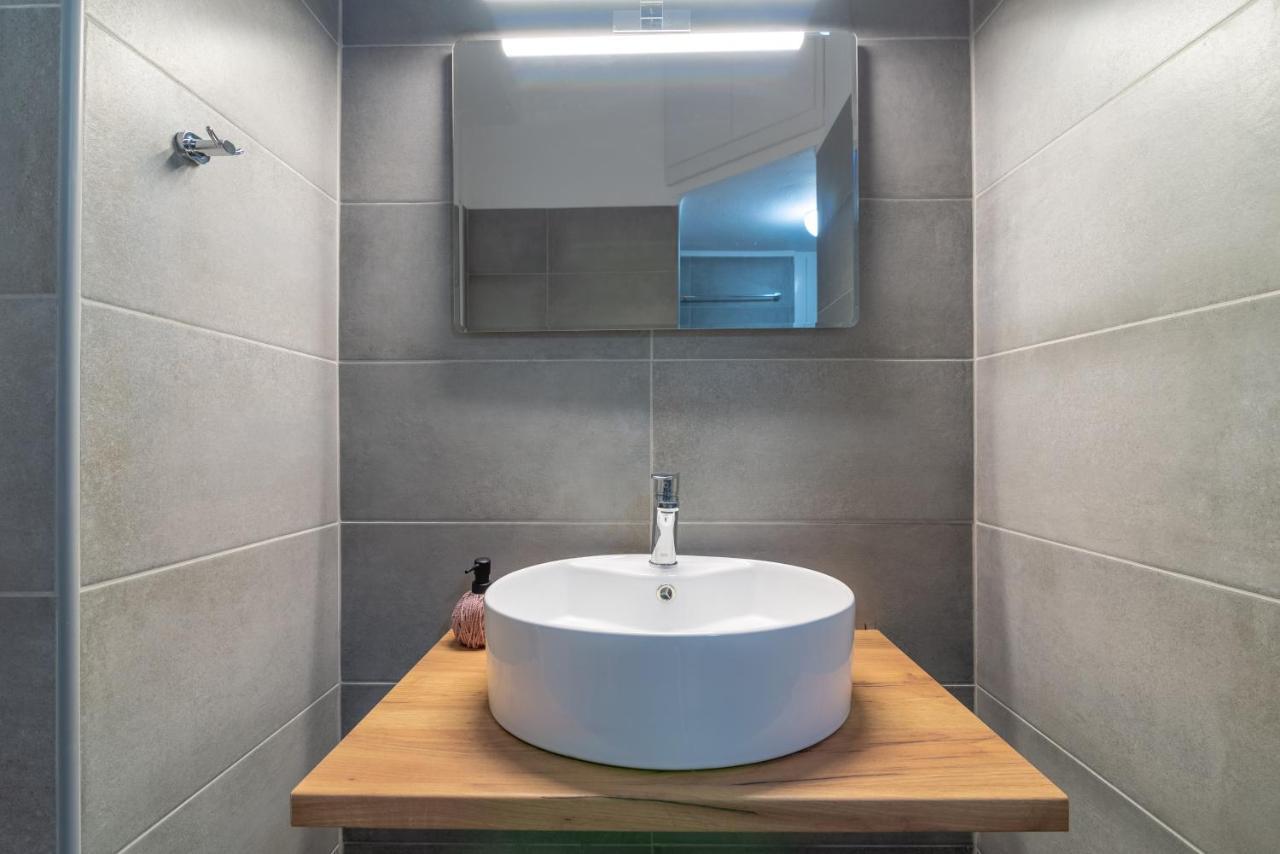 Modern Renovated Apt Next To The Beachfront Iráclio Exterior foto